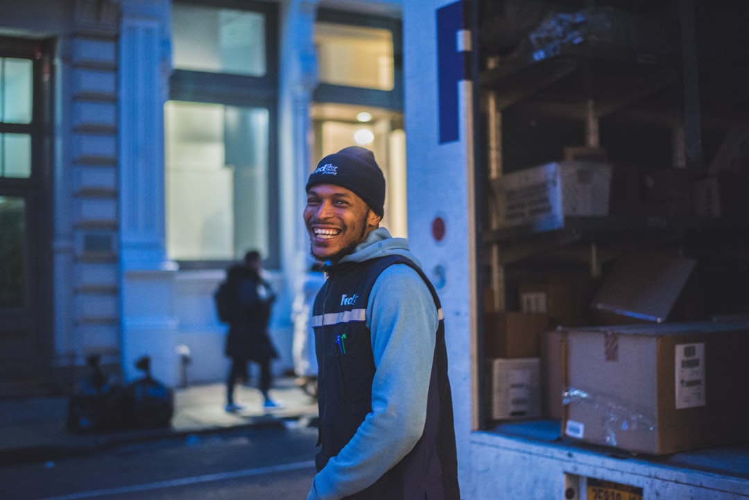 PaketSwish delivery driver on the road
